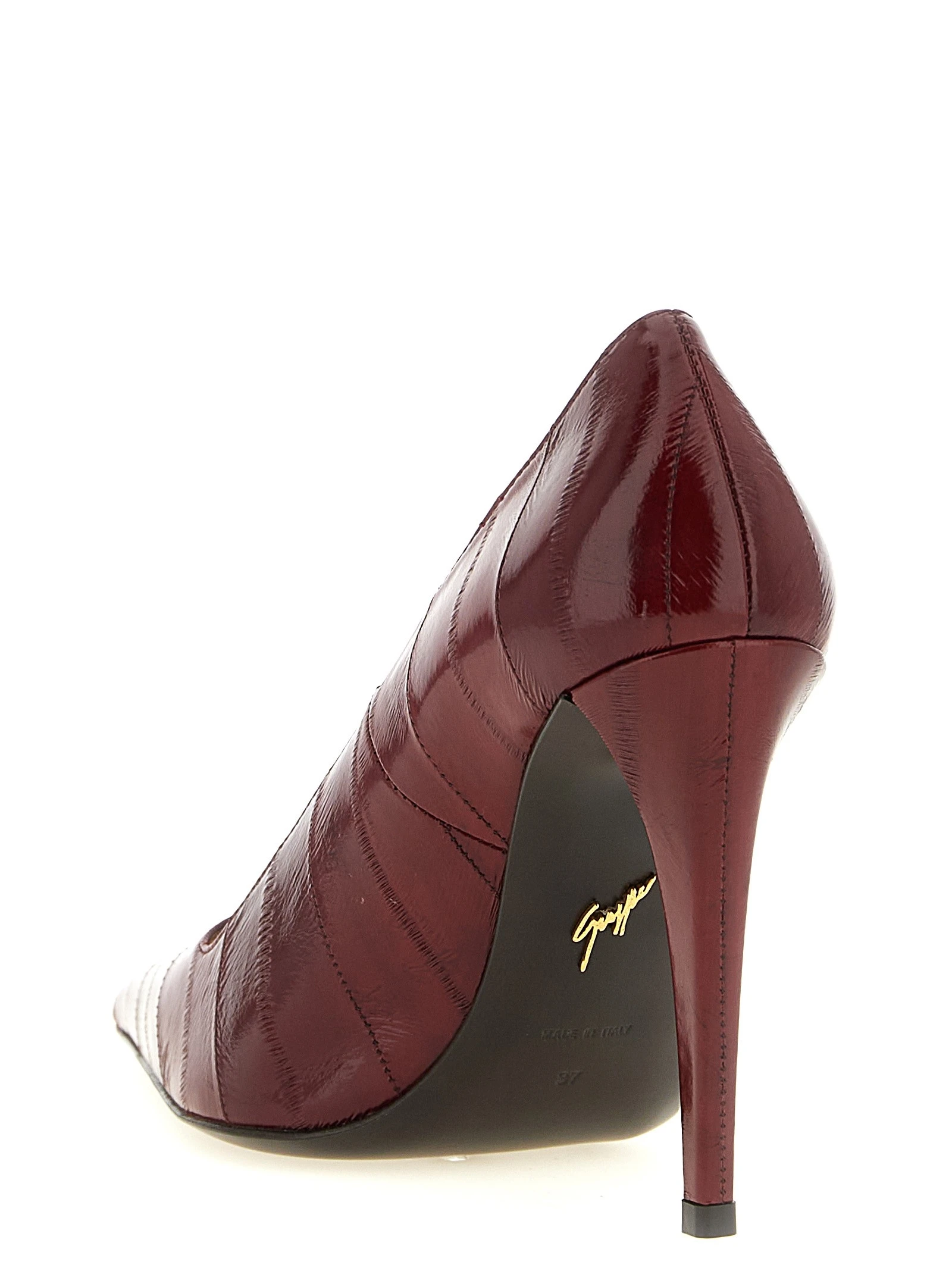 'High Desire' pumps