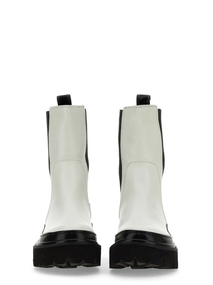 BEATLE BOOT.webp