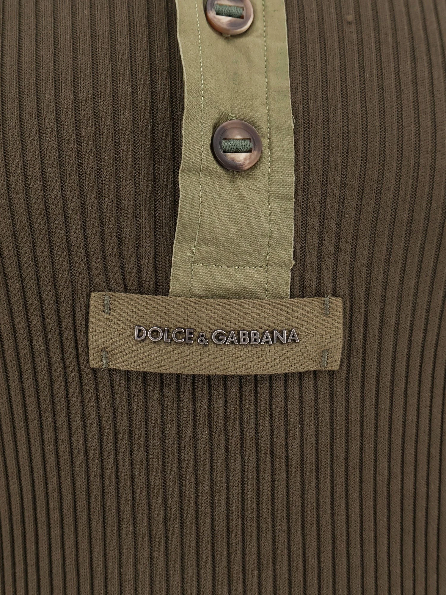 Ribbed cotton sweater with metal logo on the front.webp