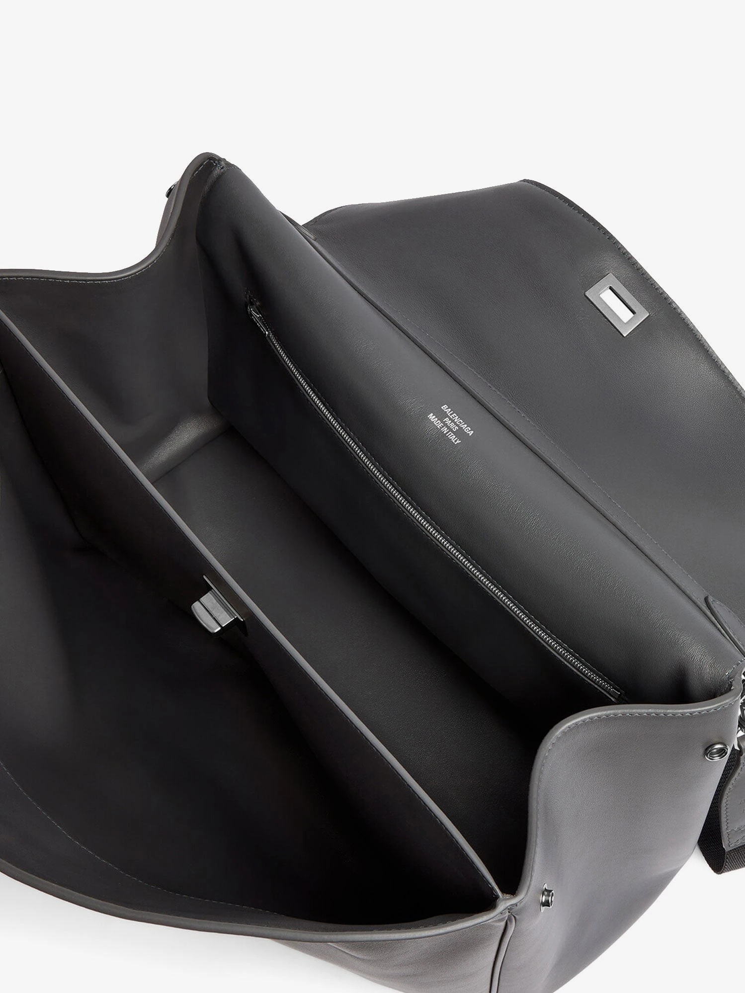 Rodeo Messenger leather crossbody bag.webp