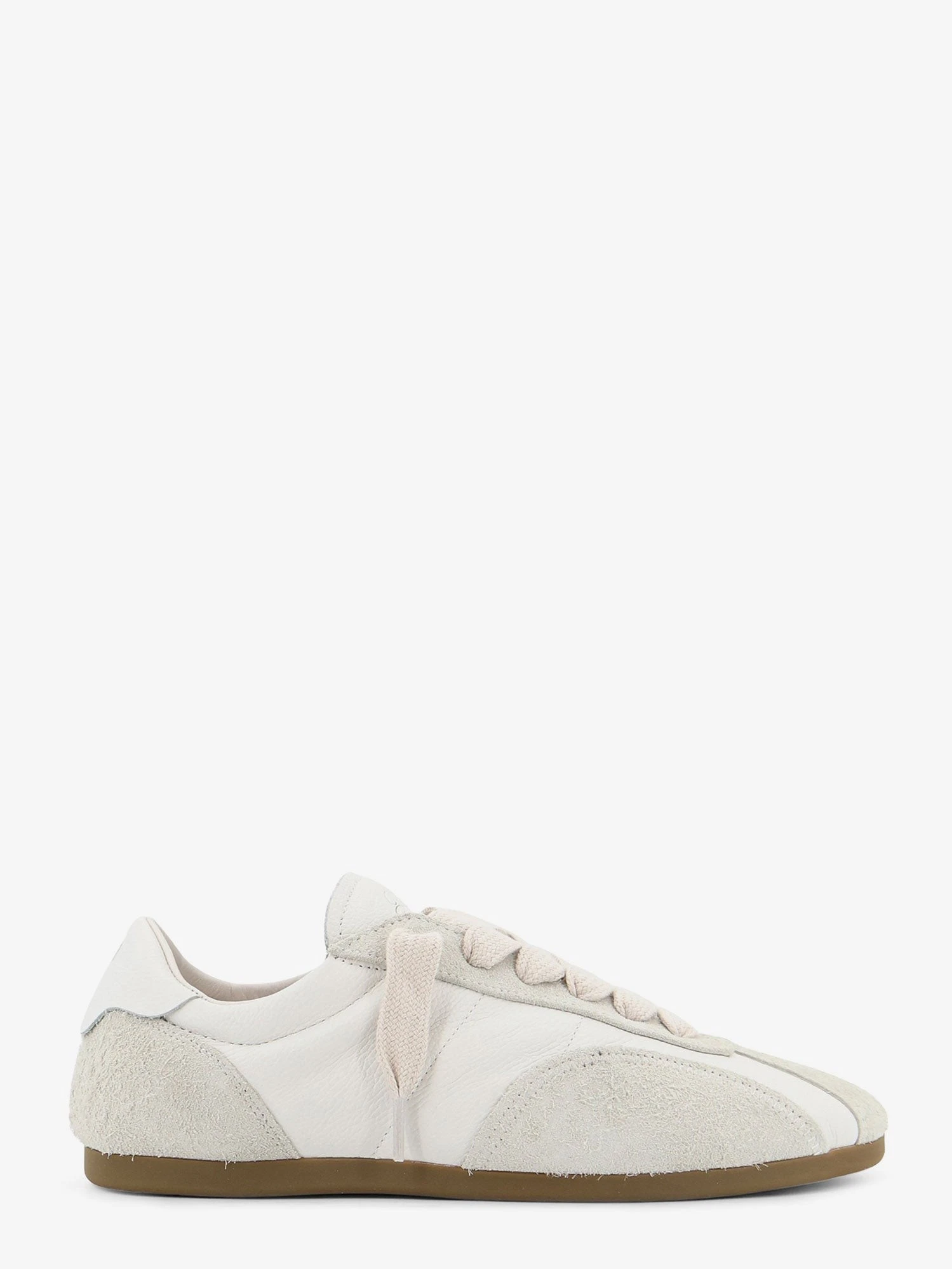 Leather and suede sneakers with engraved logo on the tongue.webp