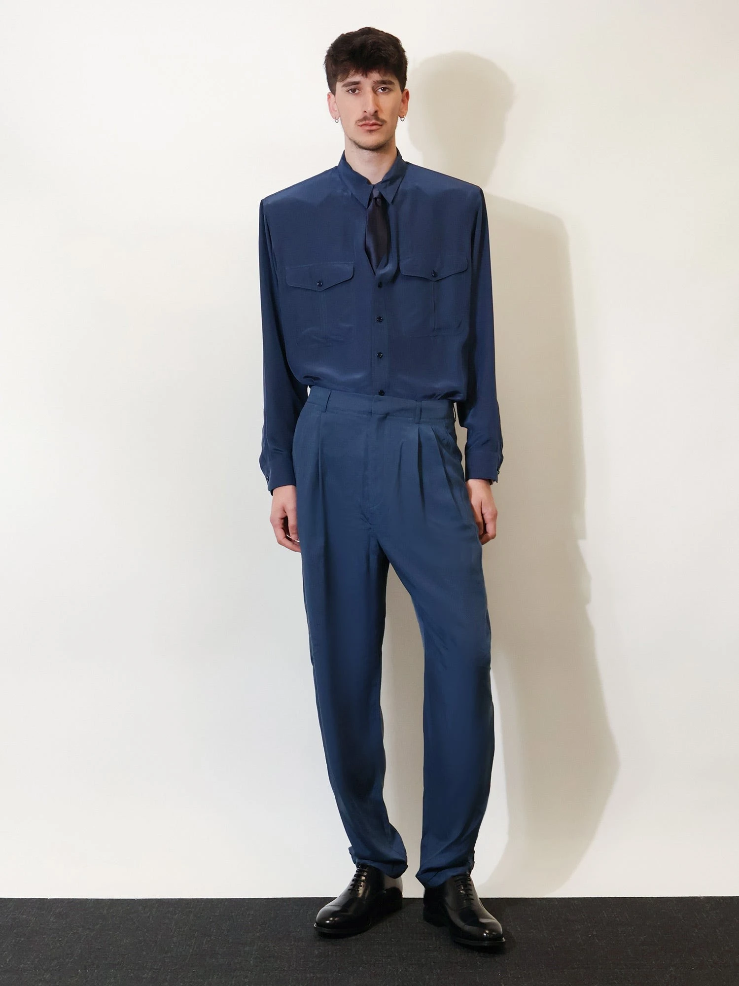 Silk trousers with belt.webp