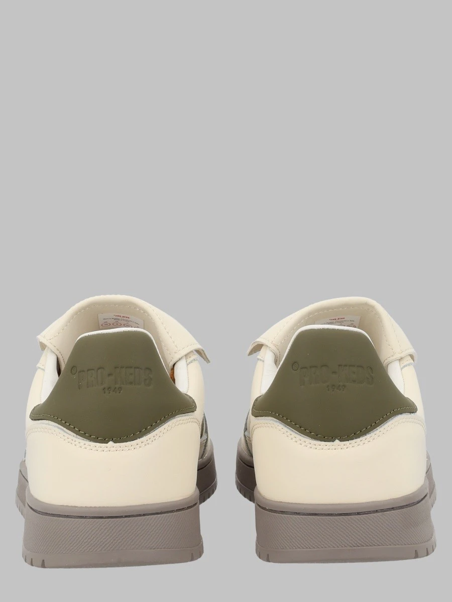 field king sneakers.webp